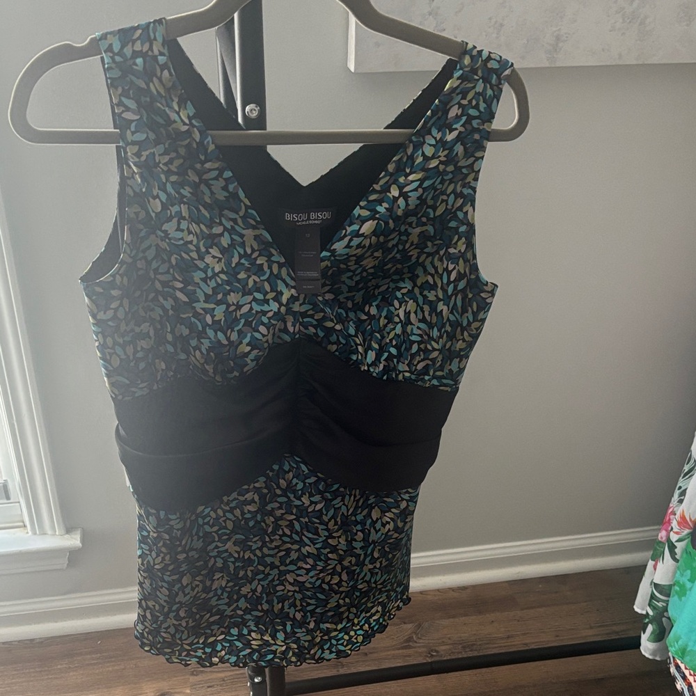 Bisou Bisou Black and Blue Patterned Sleeveless Top